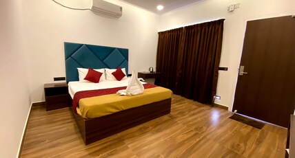 Umino Beach Resort Muthukadu Room Type - DELUXE ROOM POOL FACING