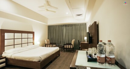 ROYAL PALM RESORT Room Type - Deluxe Double Room