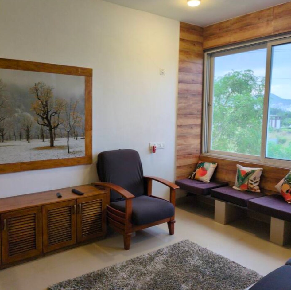 luxurious 2 bhk with 2 baywindows for 6 ppl - Tap to explore photos