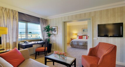 InterContinental Vienna Room Type - 1 Bedroom Suite Club Lounge Access Park View High Floor InterContinental Vienna Room Type - 1 Bedroom Suite Club Lounge Access Park View High Floor