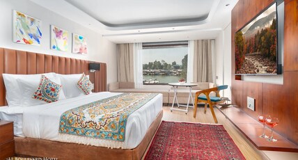 Hotel 11 Boulevard - Dal View Room Type - Deluxe Room