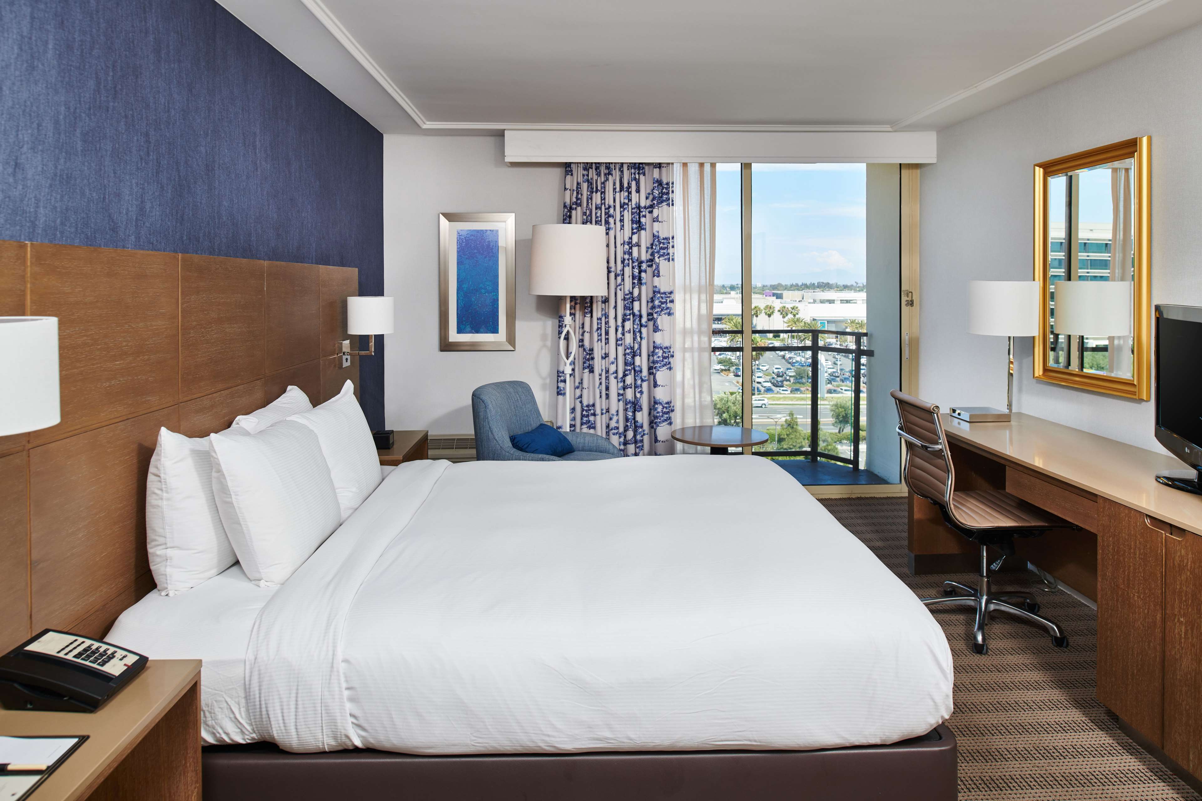 DoubleTree by Hilton Torrance - South Bay - Tap to explore photos