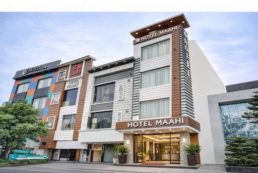 Hotel Maahi