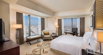 Conrad Dubai Room Type - KING DELUXE CORNER ROOM - PANORAMIC VIEW