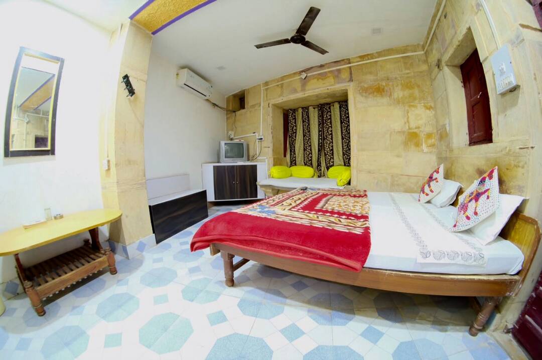 Hotel Desert  - Tap to explore photos