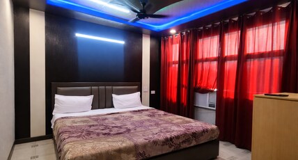 Hotel Diamond Palace Room Type - Deluxe double bed ac room