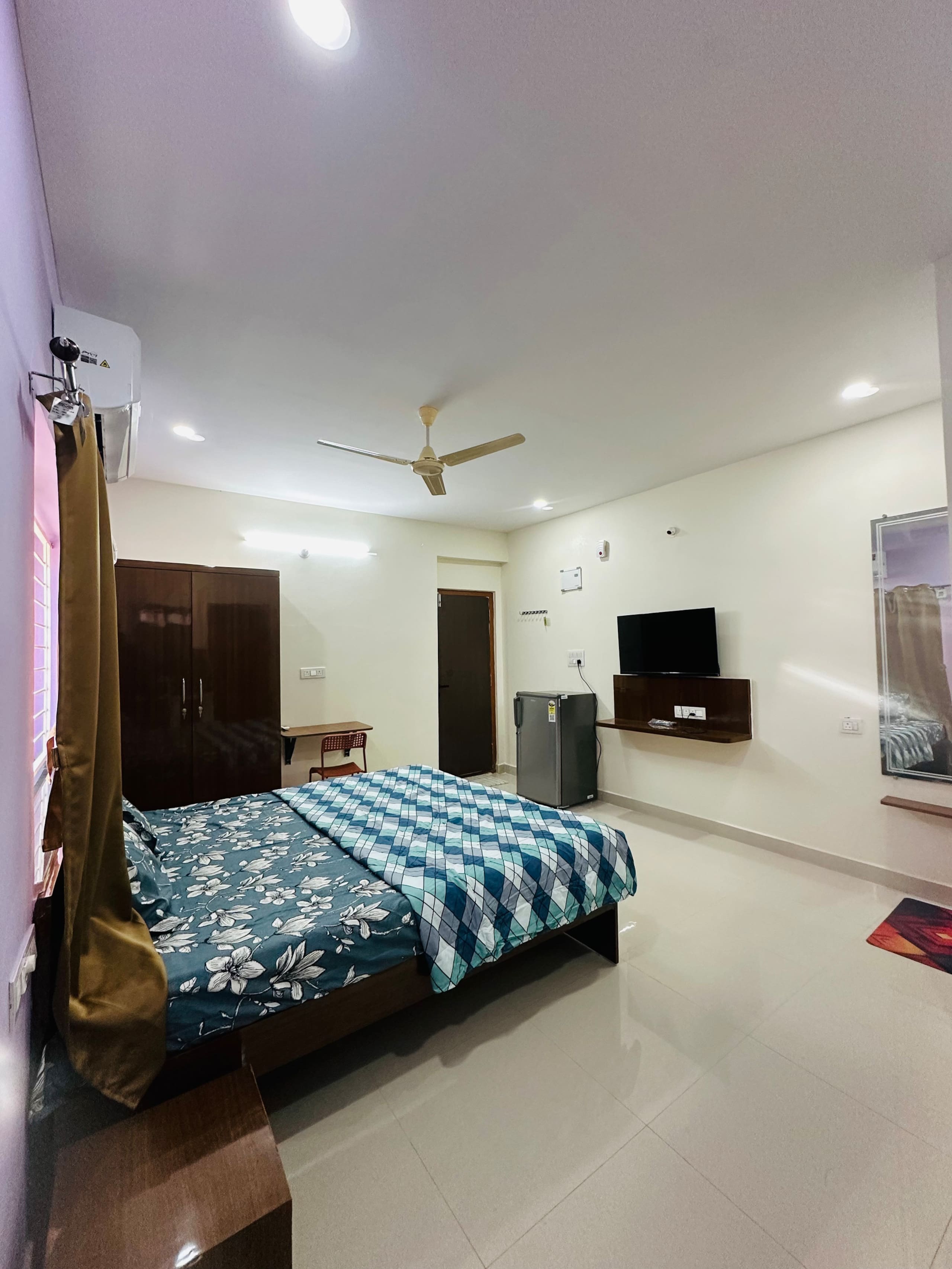Elite Premium Flat near AIG Wipro US consulate - Tap to explore photos