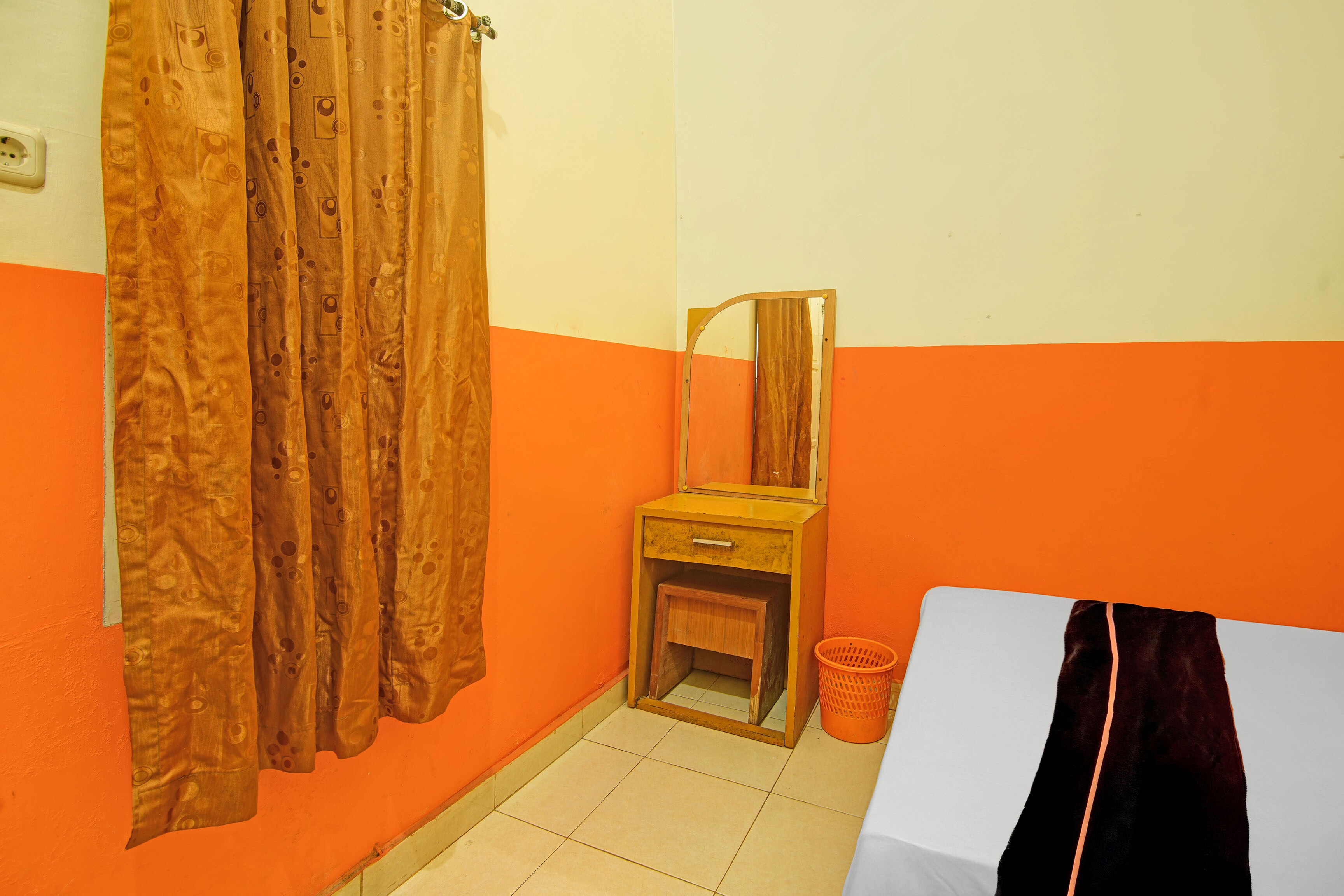 Hotel O near Mall Panakkukang formerly Aza Guesthouse - Tap to explore photos