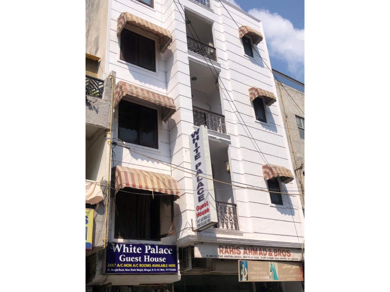 Hotel White Palace Nizamuddin - Tap to explore photos