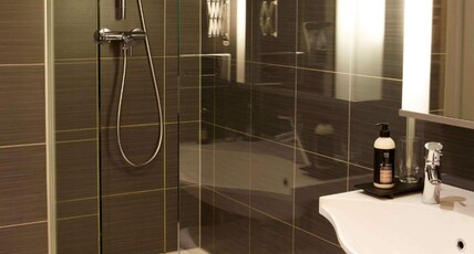ibis Budapest Heroes Square Room Type - Room with 2 single beds equipped with the new bedding