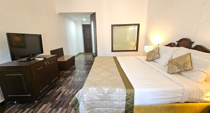 Hotel Udai Vilas Palace Room Type - Deluxe Room with Balcony