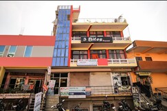HOTEL KAVYA