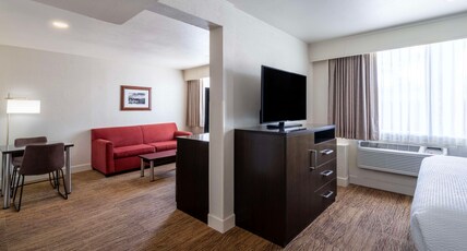 Best Western Pony Soldier Inn & Suites Room Type - Suite-1 King Bed, Mobility Accessible, Bathtub, Sofabed, Non-Smoking, Full Breakfast Best Western Pony Soldier Inn & Suites Room Type - Suite-1 King Bed, Mobility Accessible, Bathtub, Sofabed, Non-Smoking, Full Breakfast