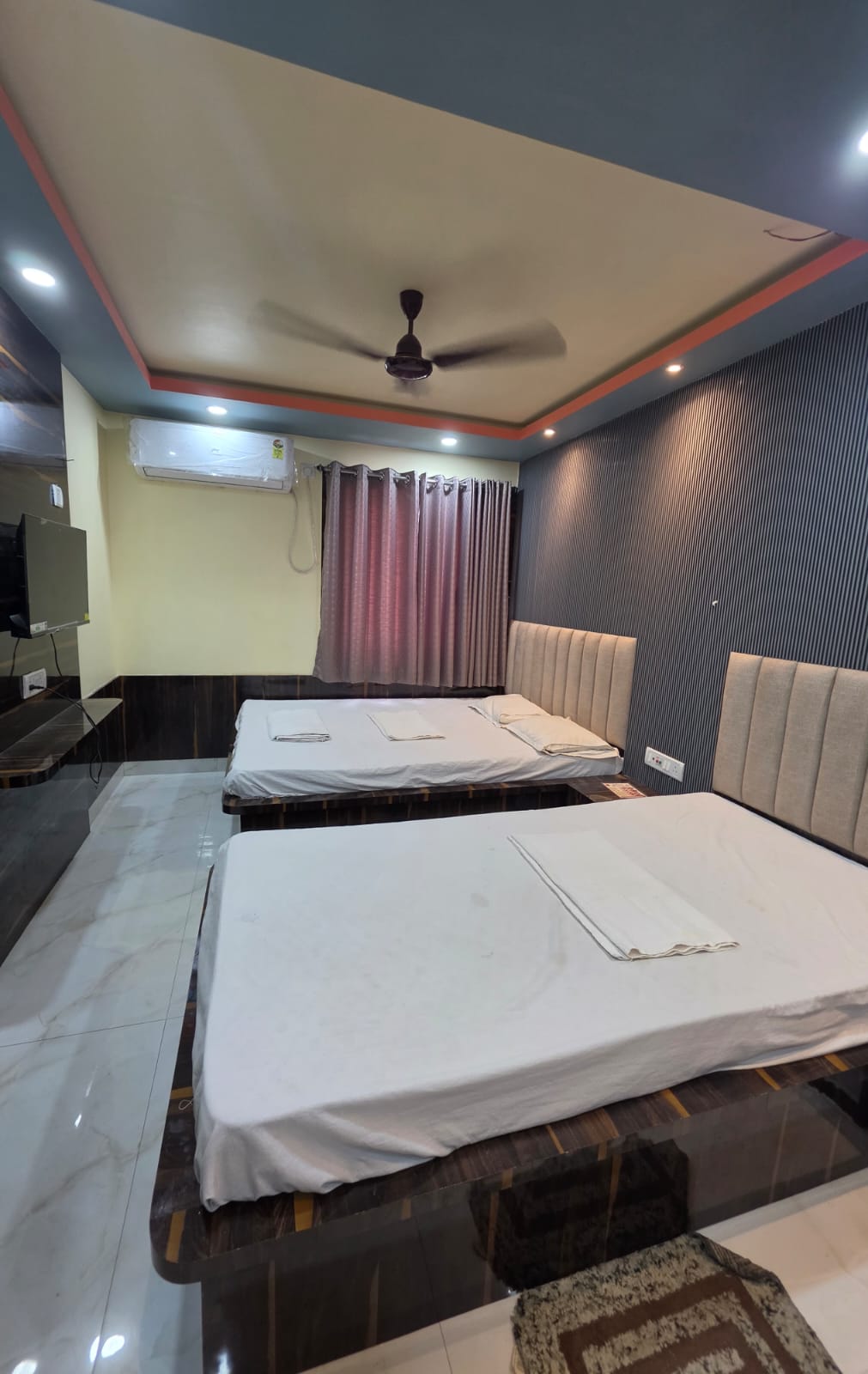 SAHA STAY HOUSE - Tap to explore photos