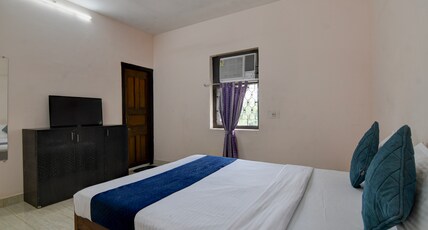 Hotel Soft Petal BB Block Room Type - Standard Non AC Room