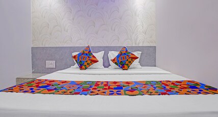 FabHotel Sky Inn I Room Type - Deluxe Room