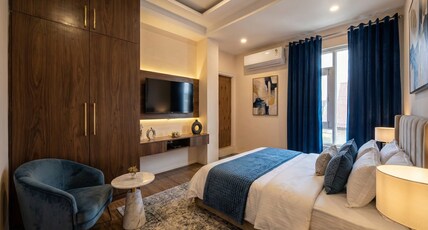 Hotel Luxe Haven Residency (2min drive to Airport) Room Type - Deluxe Room