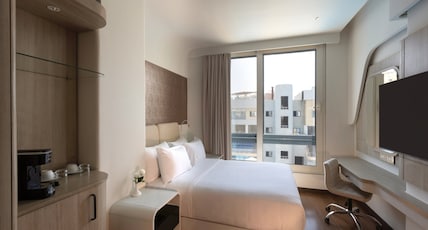 Crowne Plaza Alexandria Mirage by IHG Room Type - 1 King Premium Pool View