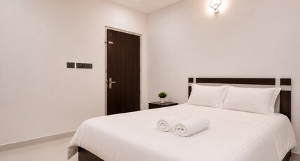 Chooravelil Villa  Adimali   Family Stay Nr Munnar Room Type - Double Room With Balcony 