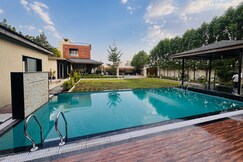 Gauri s Farm2BHK Luxurious Farmhouse with garden