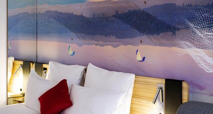 Novotel Clermont Ferrand Room Type - Superior room for person with reduced mobility, 1 double bed, 1 single sofa