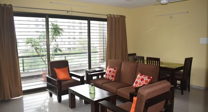 STATUS HOMEAWAY SERVICE APARTMENTS Room Type - 3 BHK Full Apartment