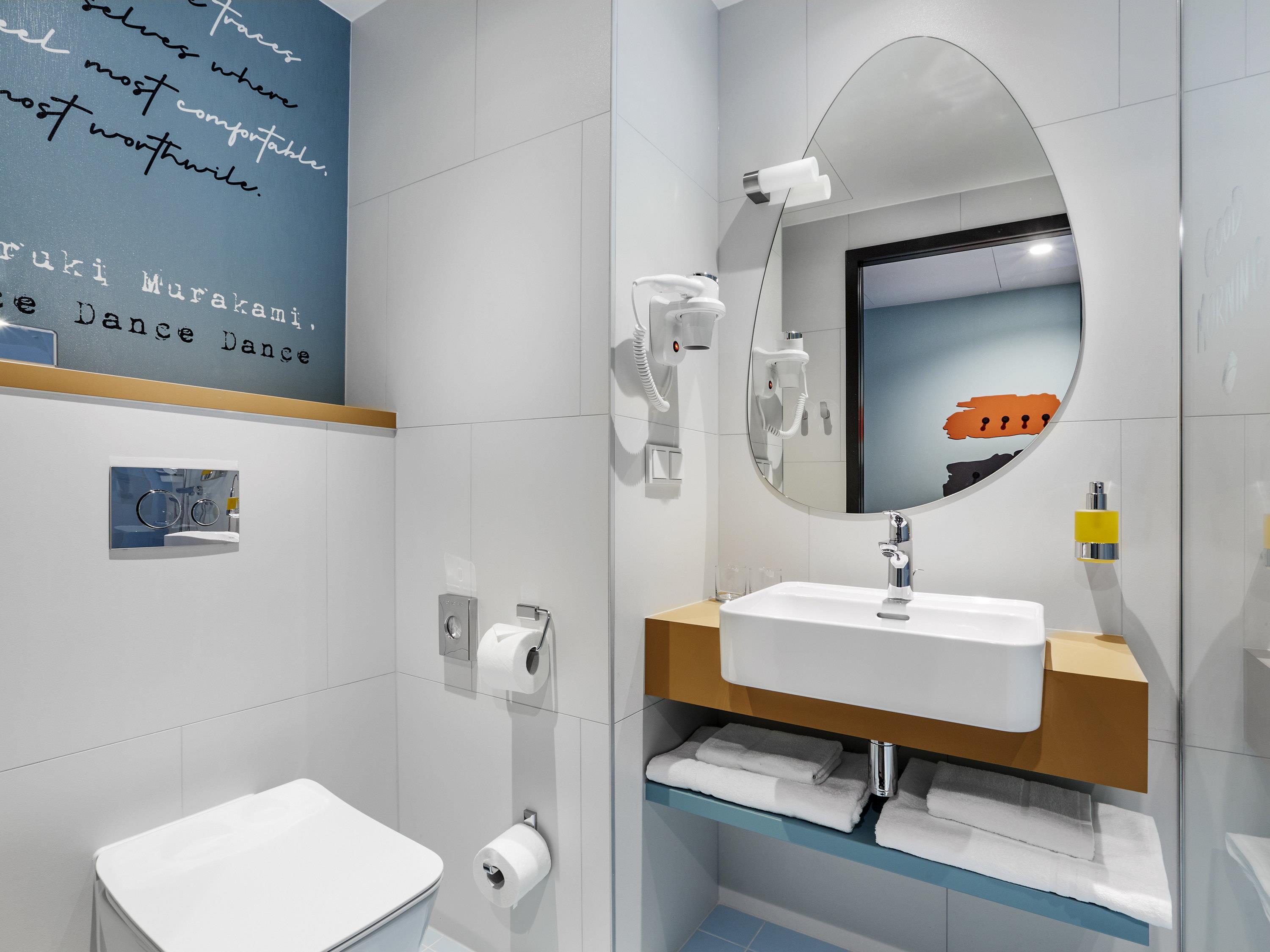 ibis Styles Krakow Centrum - Tap to explore photos