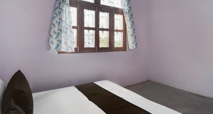 Hotel O by OYO Ayush And Restaurants Room Type - Classic