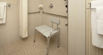 DoubleTree Suites by Hilton Seattle Airport/Southcenter Room Type - 1KG PREMIUM STE HEAR ACC