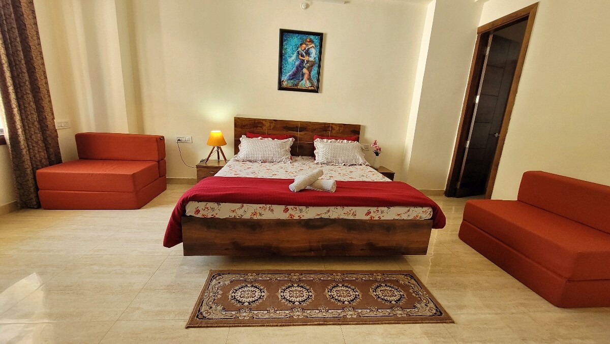 Yogvan | 1BHK Sunrise Apartment Tapovan - Tap to explore photos