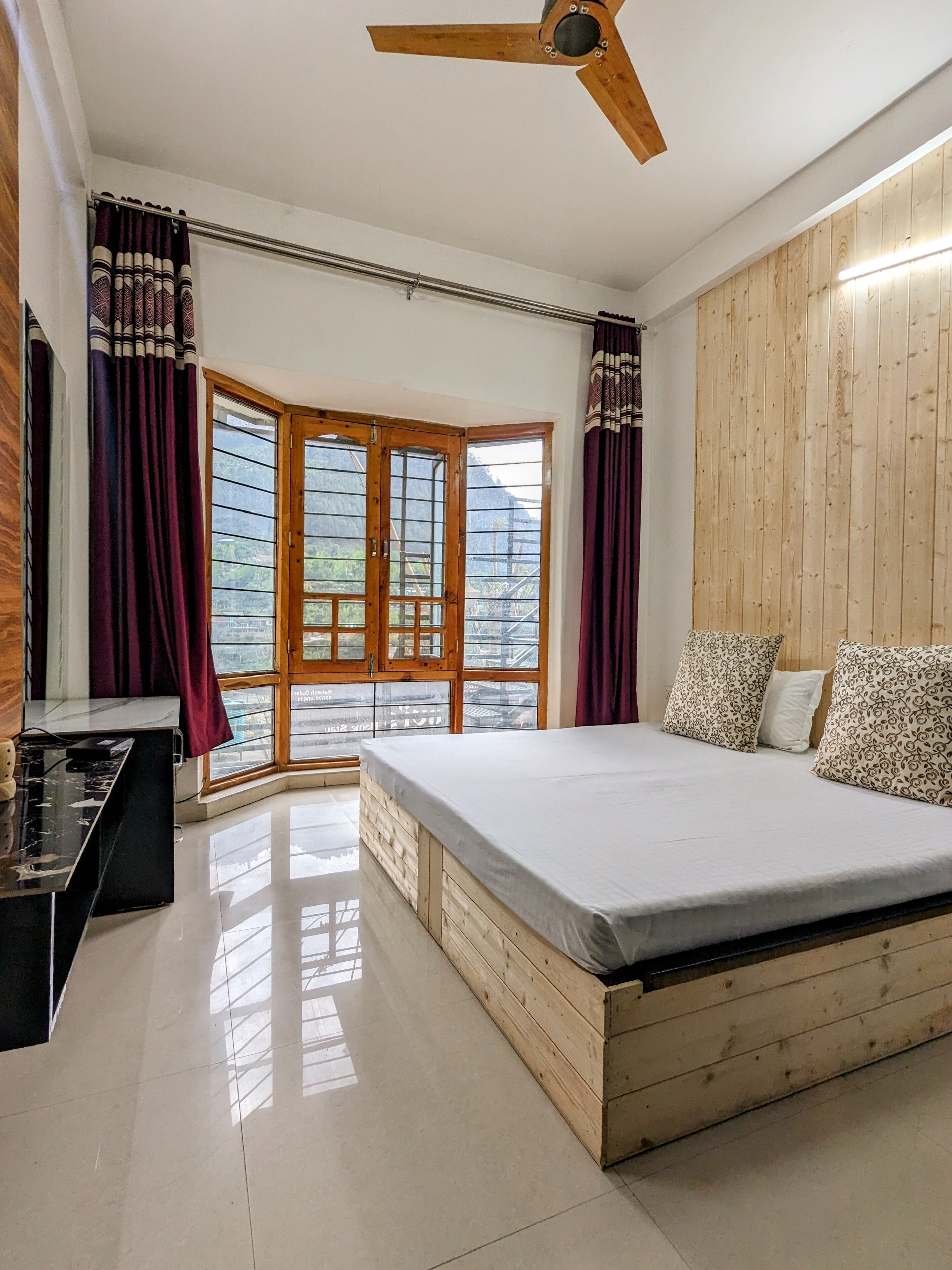 Kavi's Vacation Homes - Tap to explore photos