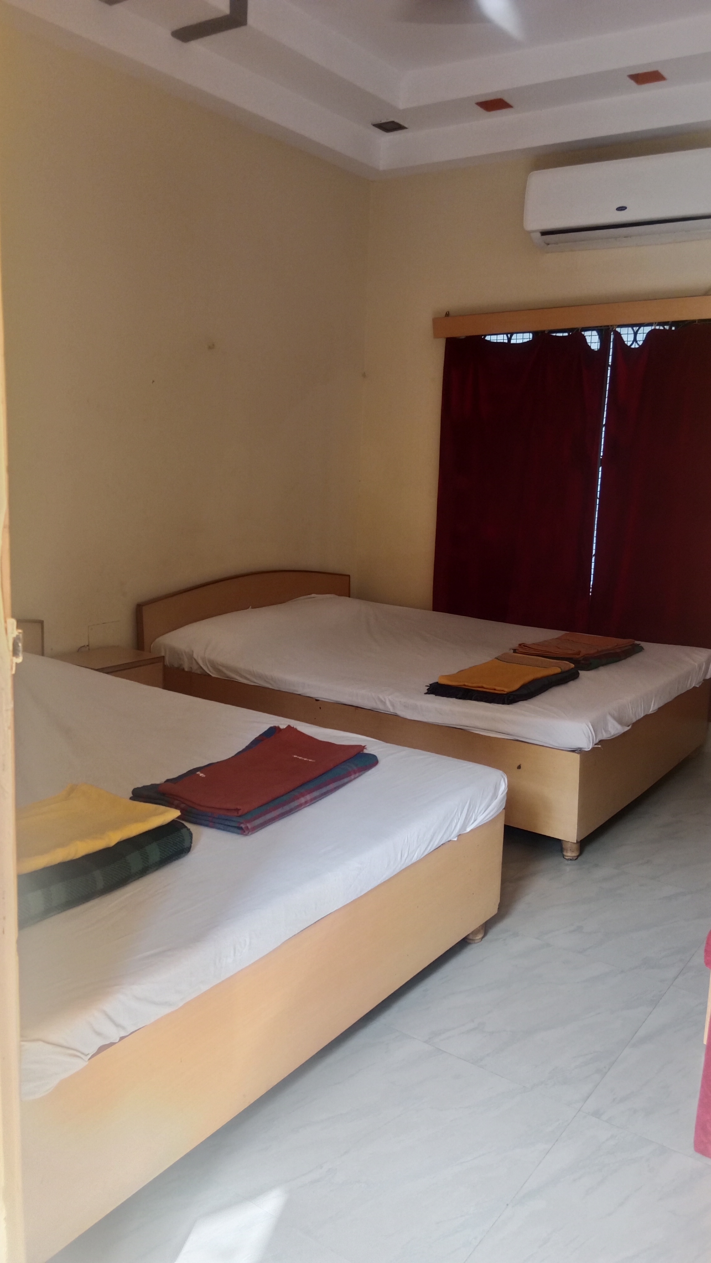 Hotel santinikatan - Tap to explore photos