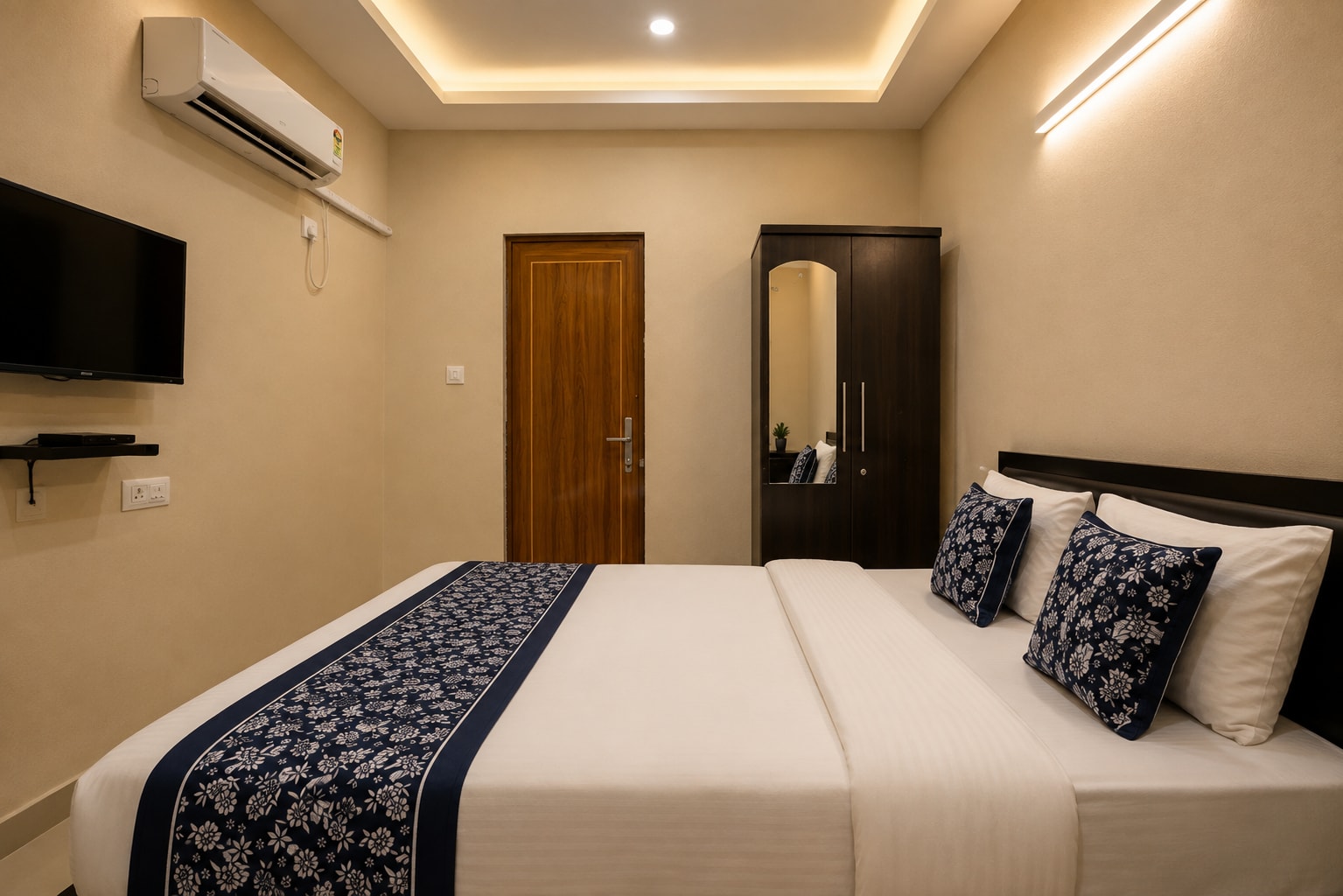 AVSHREE CROWN COMFORT STAY - Tap to explore photos