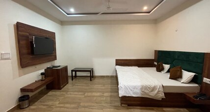 Rosewood Hotel Room Type - Deluxe  Room