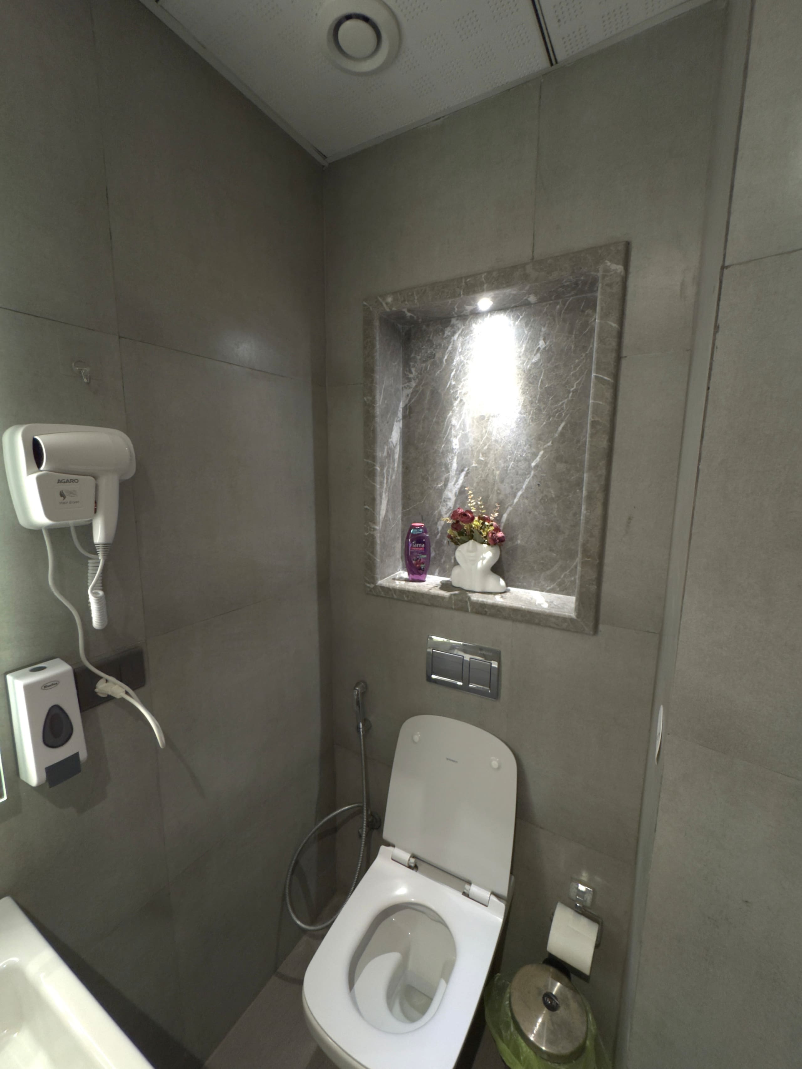 The Luxe Vista Halfday Stay At Supernova Noida - Tap to explore photos