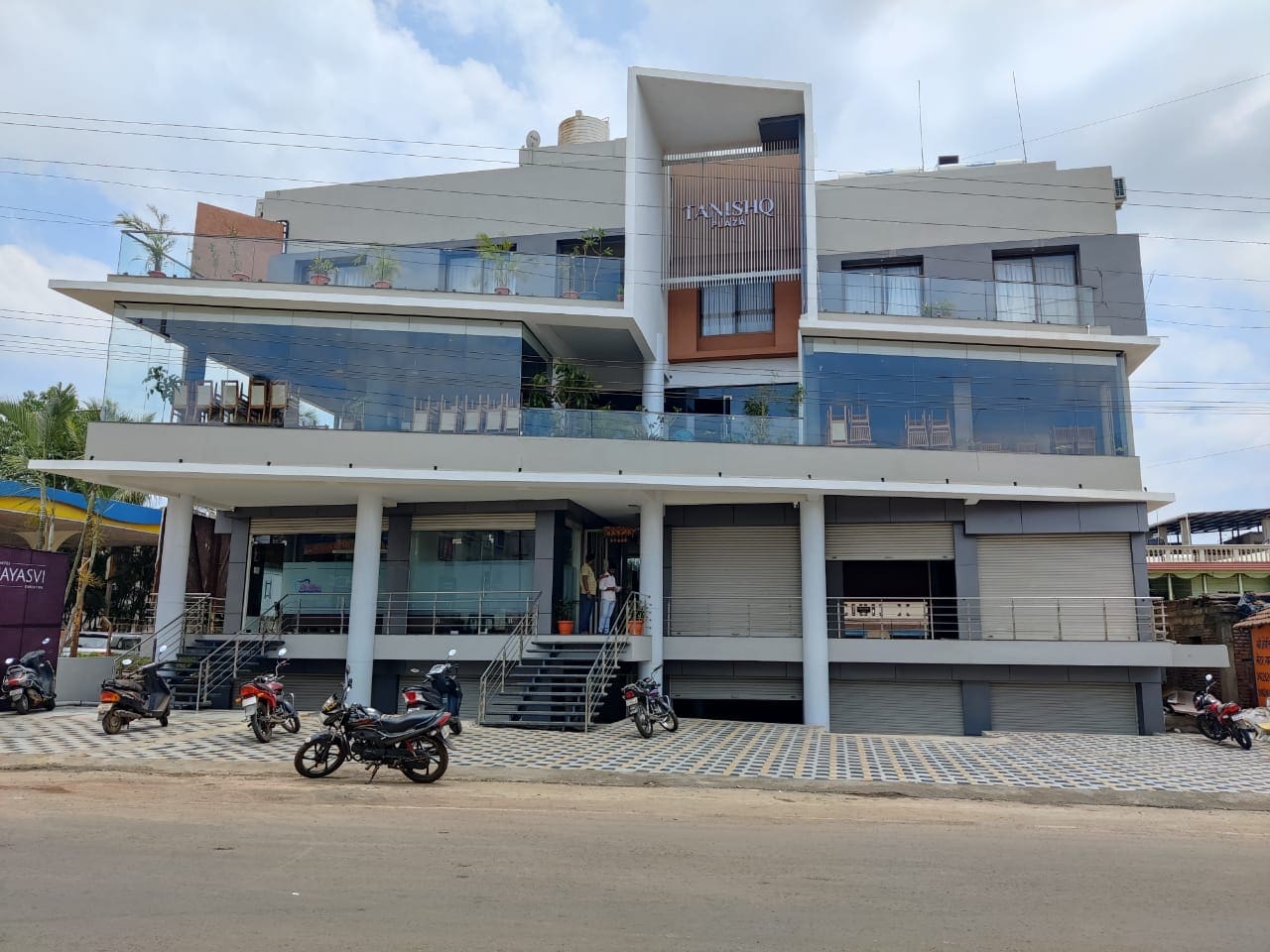 HOTEL JAYASVI RESTAURNAT AND LODGING - Tap to explore photos