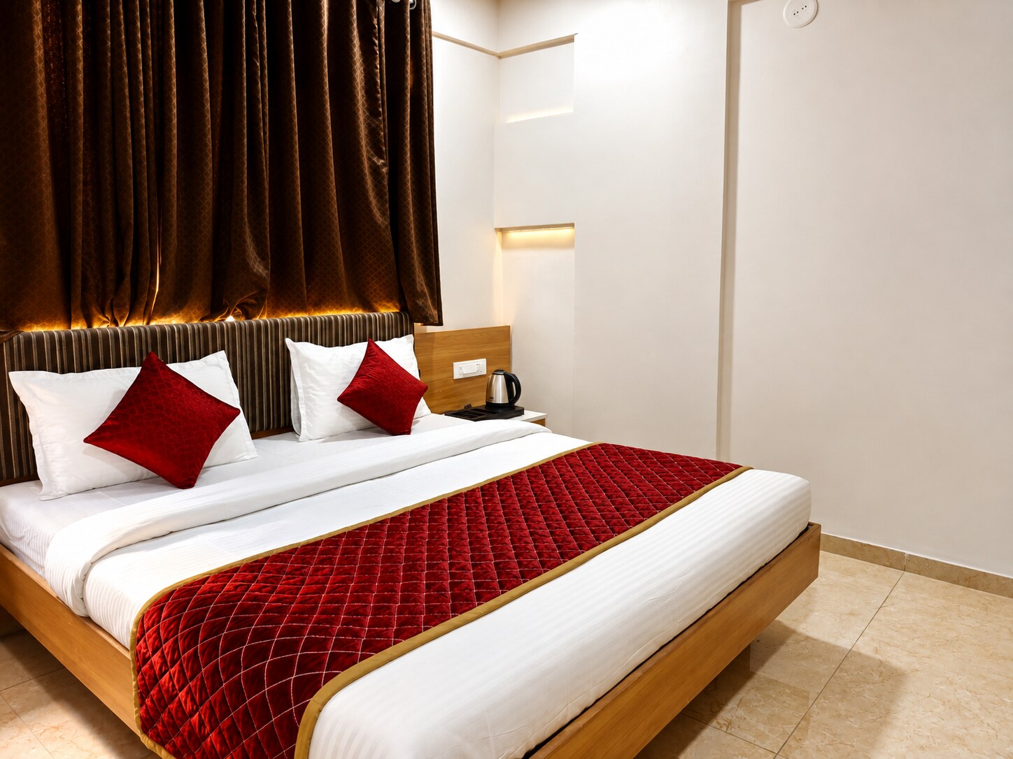 Hotel Vivank Kolhapur - Tap to explore photos