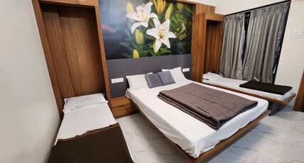 Hotel SM Palace Room Type - 4 Bed AC