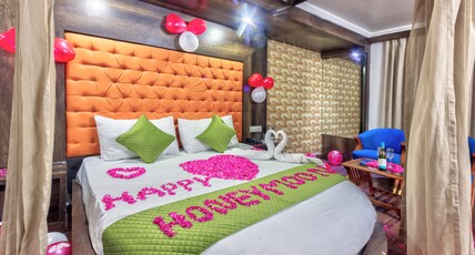 Hotel Naveen Room Type - Honeymoon Room with Balcony