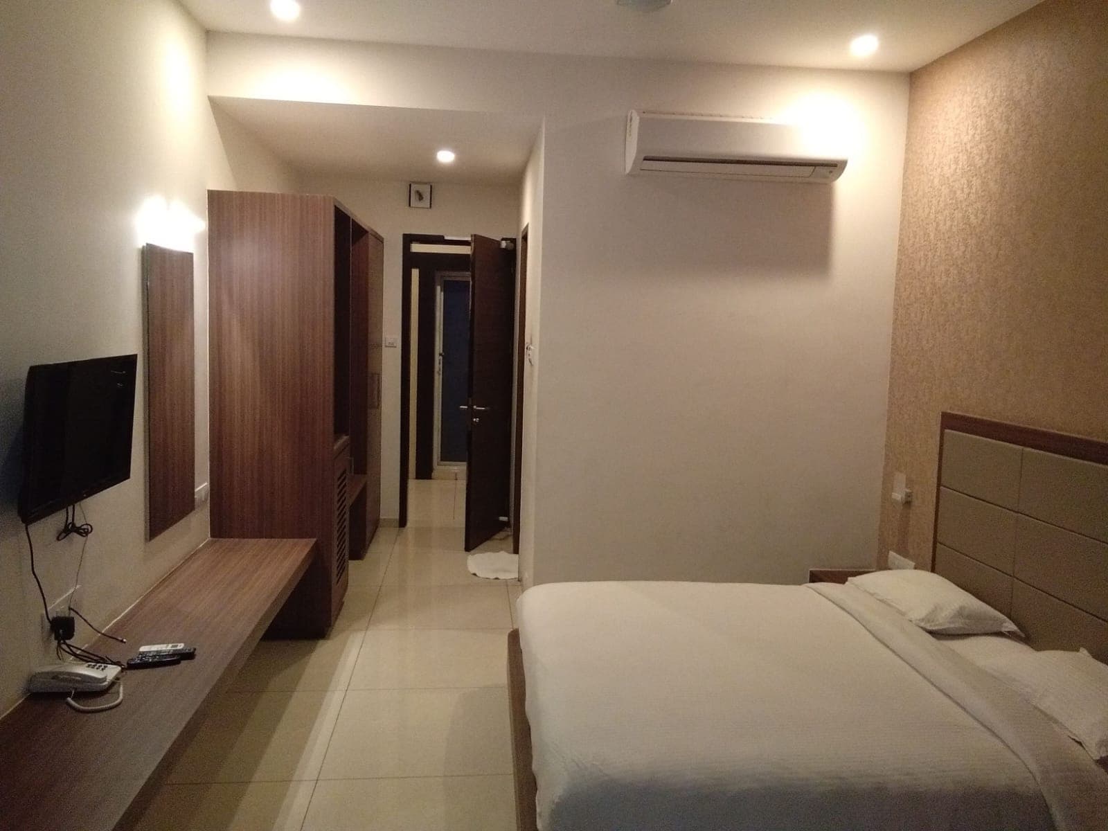 Rajdeep Hotel Chotila - Tap to explore photos