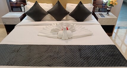 HOTEL BALAJI PALACE Room Type - DELUXE ROOM