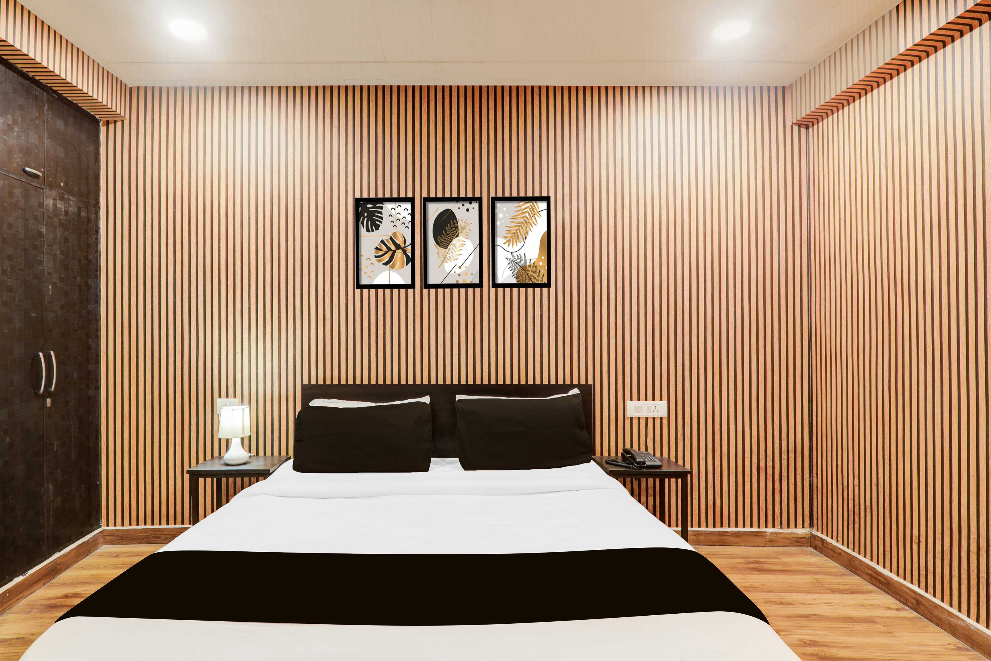 Townhouse Oak Awas Vikas Kalyanpur - Tap to explore photos
