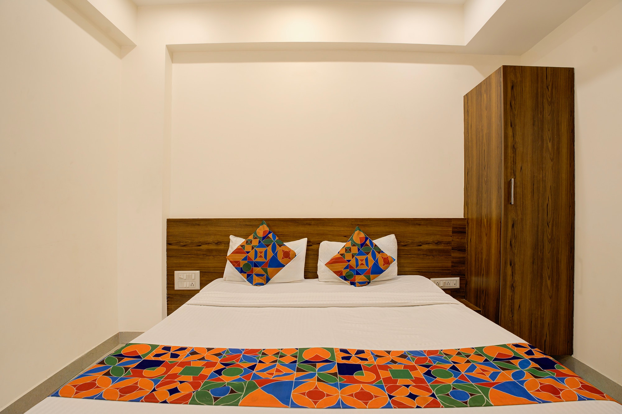 FabHotel Purple Grand - Jalahalli West - Tap to explore photos