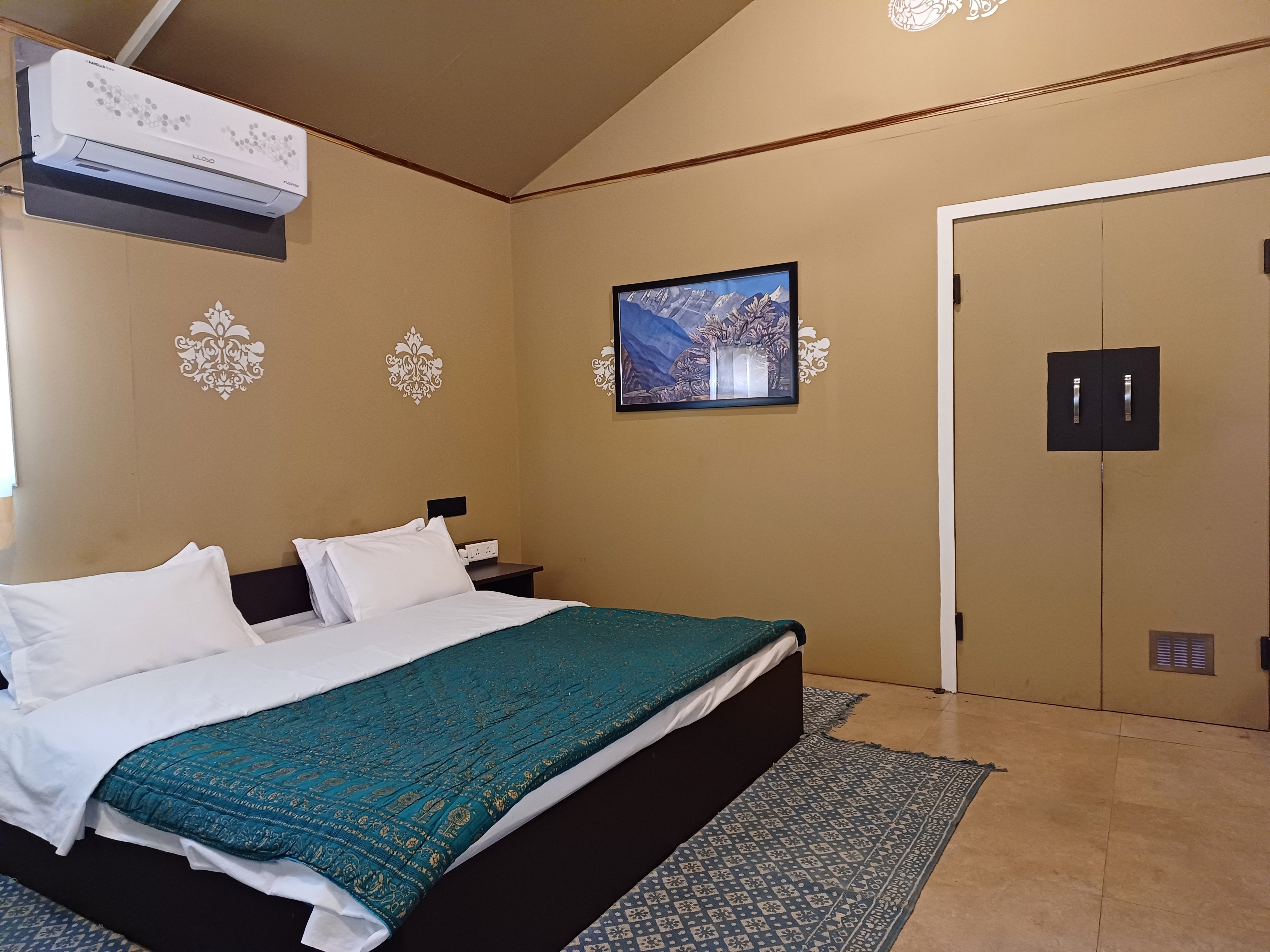 Shivir Aranya - Wilderness Resort Sariska - Tap to explore photos