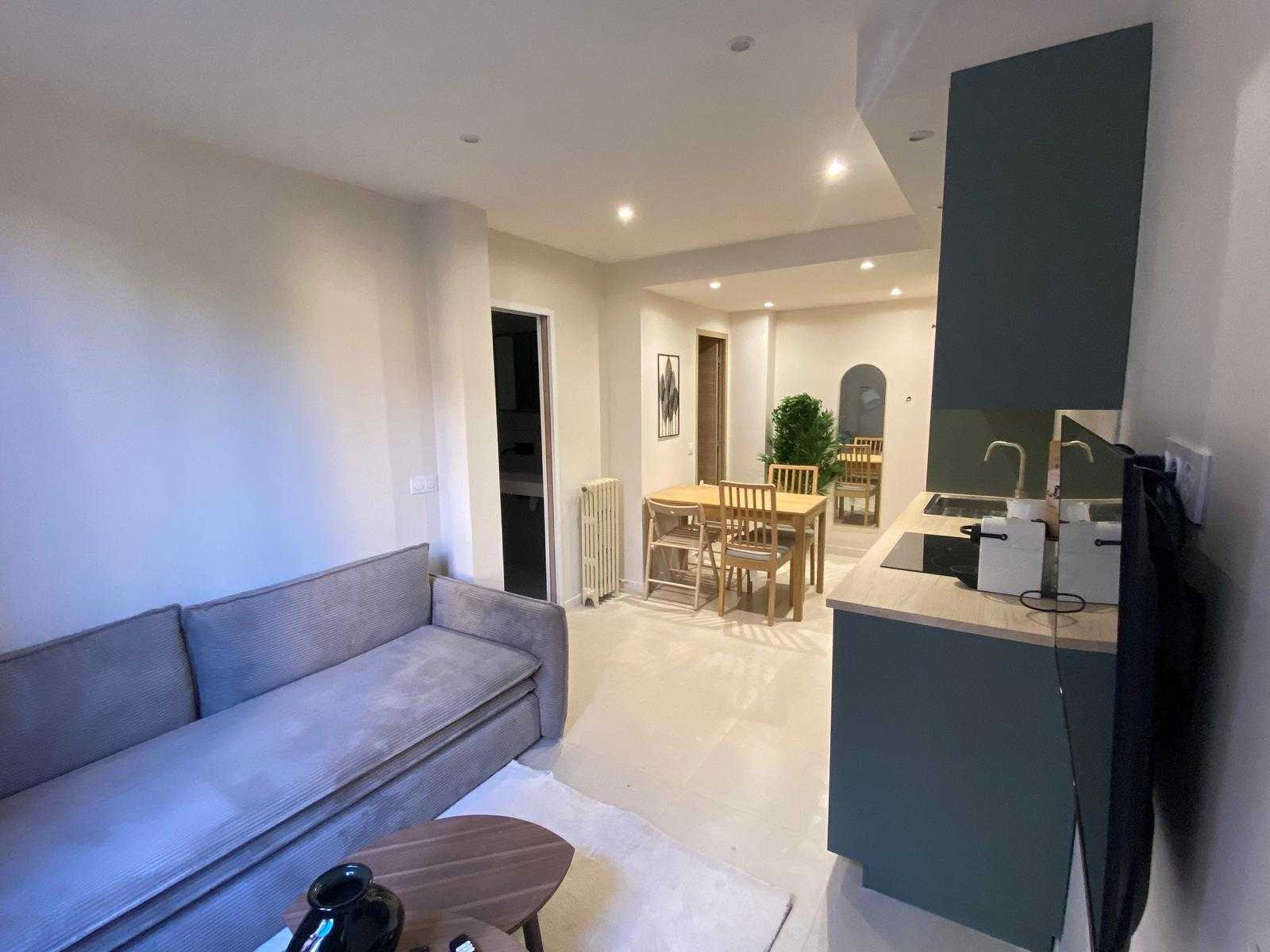 Modern apartment -2BDR/6P - 300m from the BEACH - Tap to explore photos