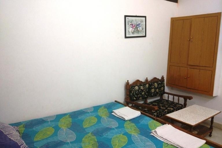 Kesher Paying Guest House - Tap to explore photos