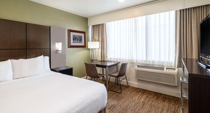 Best Western Pony Soldier Inn & Suites Room Type - 1 Queen Bed, Communication Assistance, Non-Smoking, Full Breakfast
