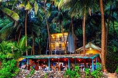 Cancoi Volla | Beach from Cliff side stay