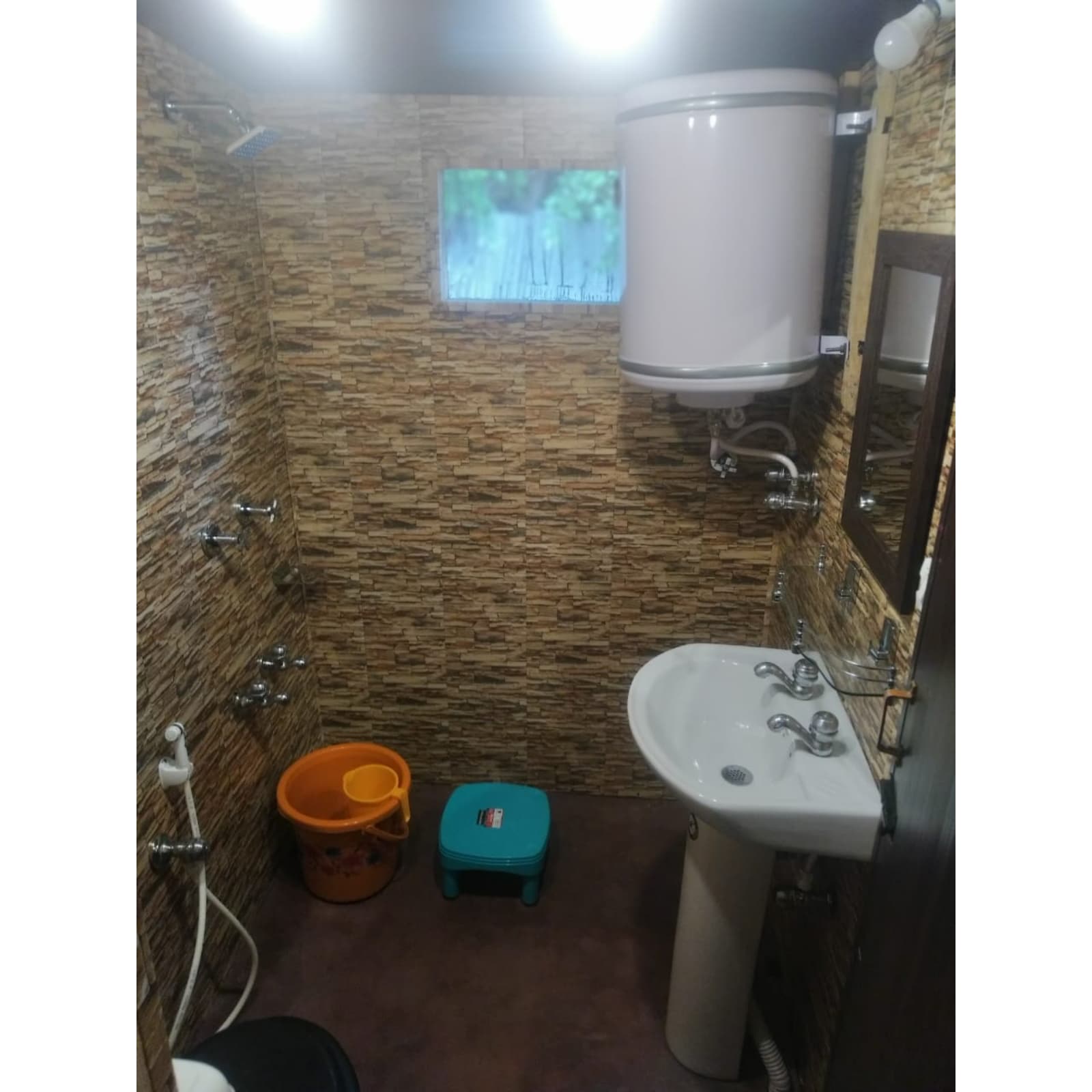 Gossani Guest House - Tap to explore photos