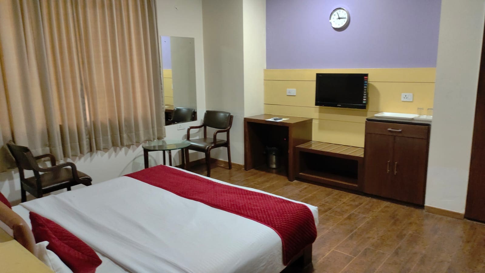 Hotel Nangis Pride - Tap to explore photos